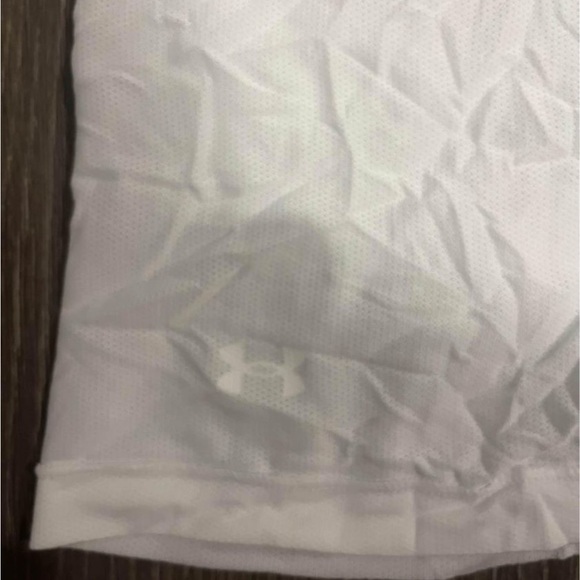 Brand new under armour racer back athletic shirt for running, gym or everyday - Picture 2 of 4